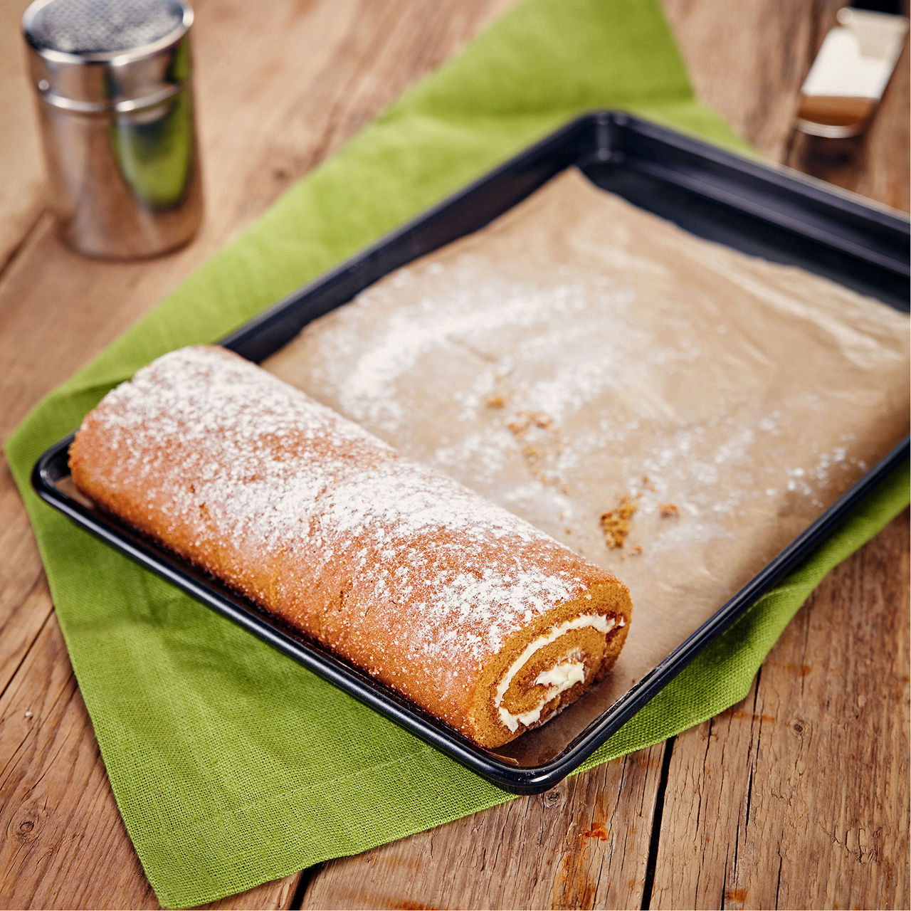 Non-Stick Swiss Roll Tin 33cm Non-Stick Swiss Roll Tin 33cm