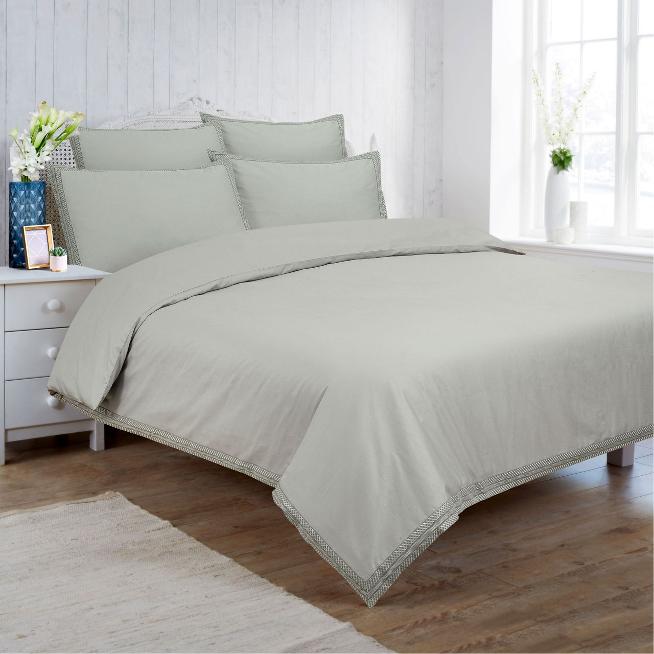 Lattice Geo Coordinated Bedding Silver