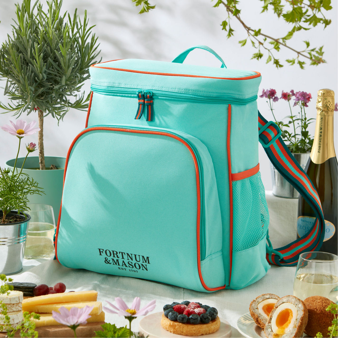 Fortnum's Backpacker's Picnic Bag, Eau de Nil Fortnum's Backpacker's Picnic Bag, Eau de Nil