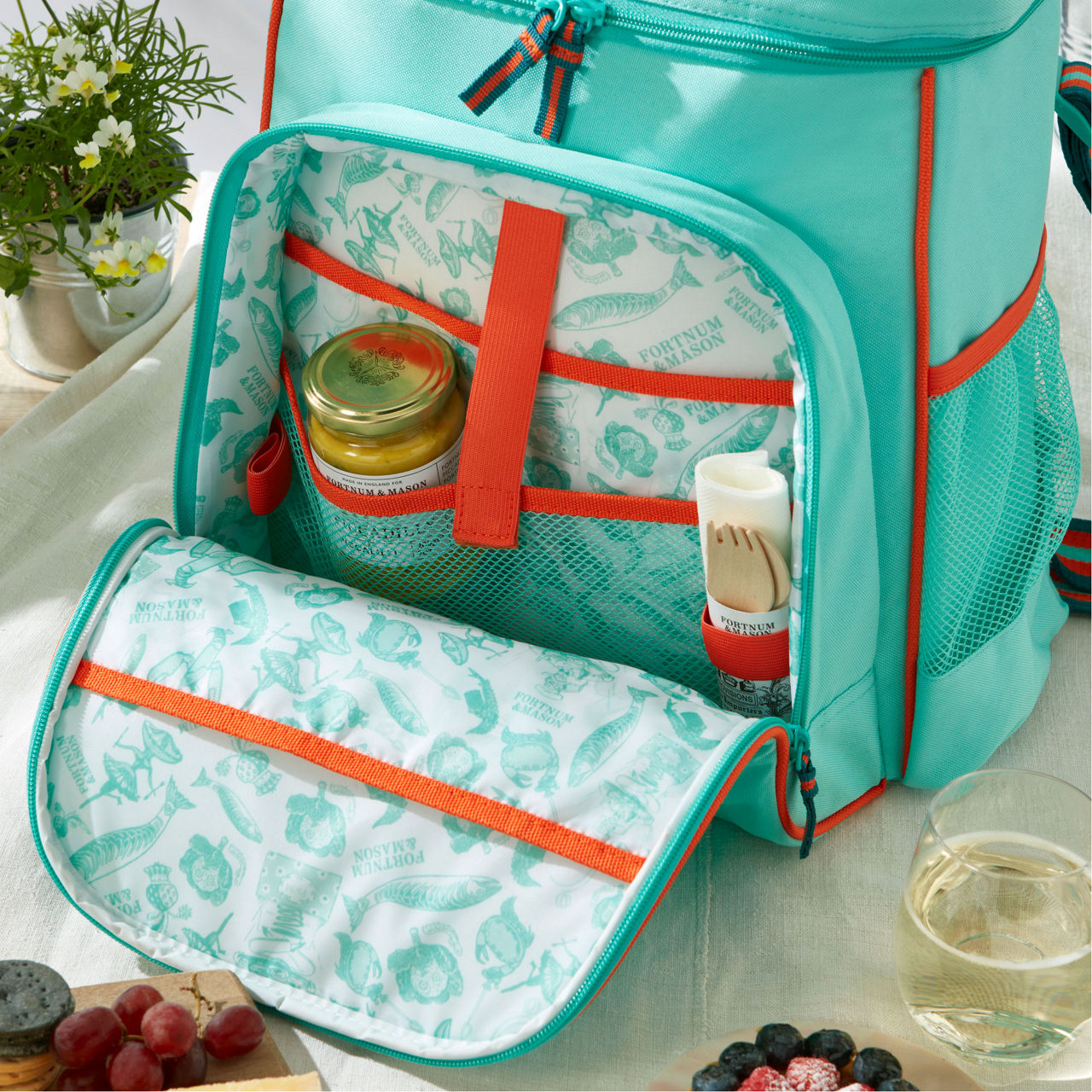Fortnum's Backpacker's Picnic Bag, Eau de Nil Fortnum's Backpacker's Picnic Bag, Eau de Nil