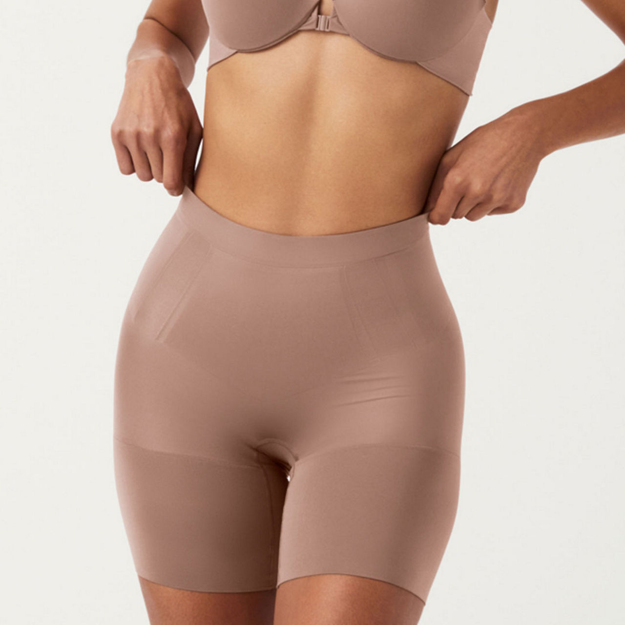 SPANXsculpt™ OnCore Mid-Thigh Shorts SPANXsculpt™ OnCore Mid-Thigh Shorts