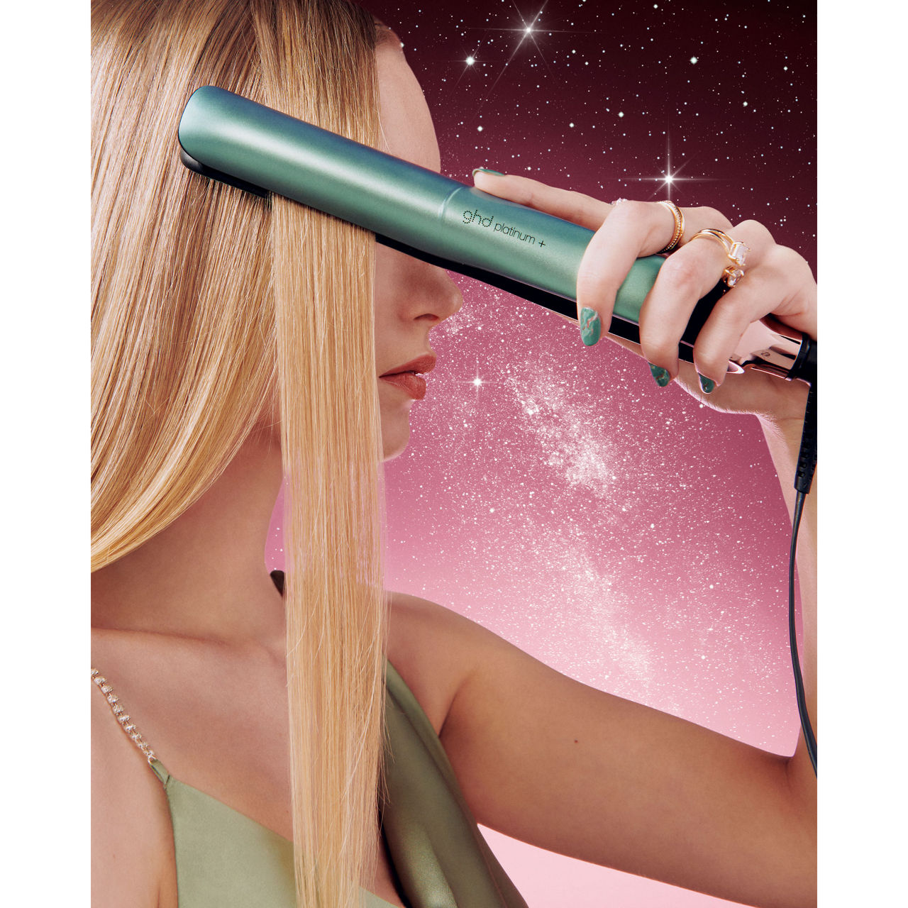 Platinum+ Limited Edition Gift Set - Hair Straightener In Alluring Jade Platinum+ Limited Edition Gift Set - Hair Straightener In Alluring Jade