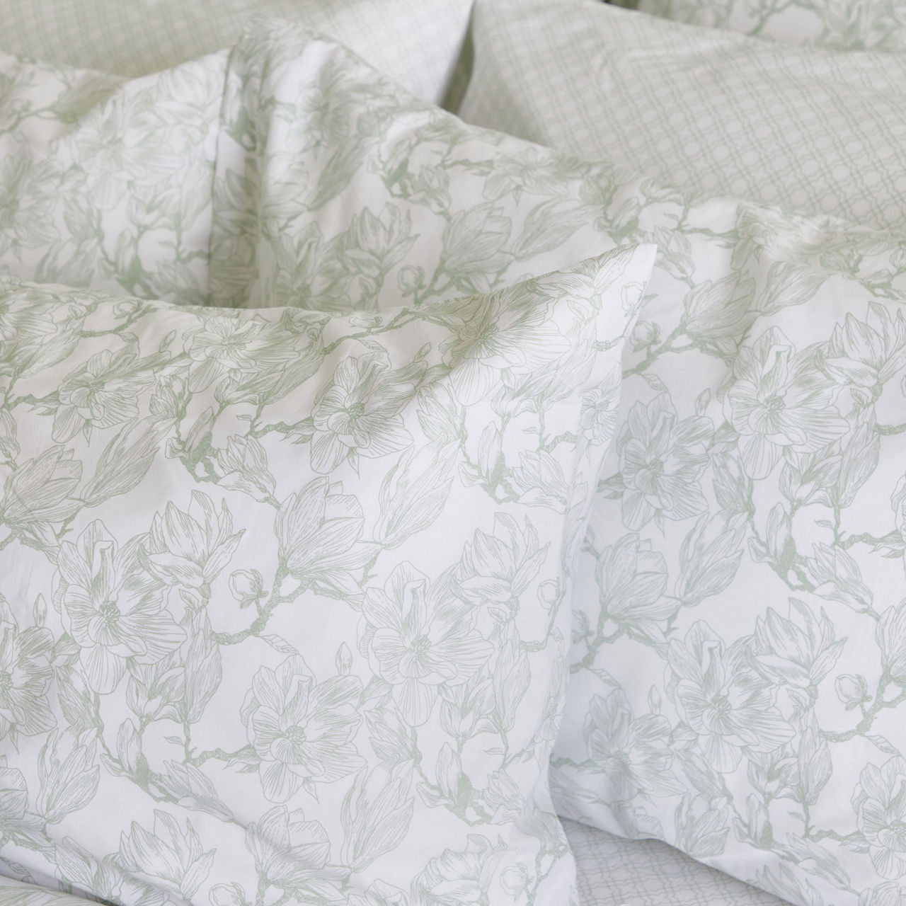 300 Thread Count Sage Magnolia Duvet Set 300 Thread Count Sage Magnolia Duvet Set