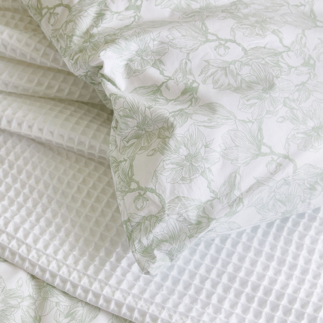 300 Thread Count Sage Magnolia Duvet Set 300 Thread Count Sage Magnolia Duvet Set