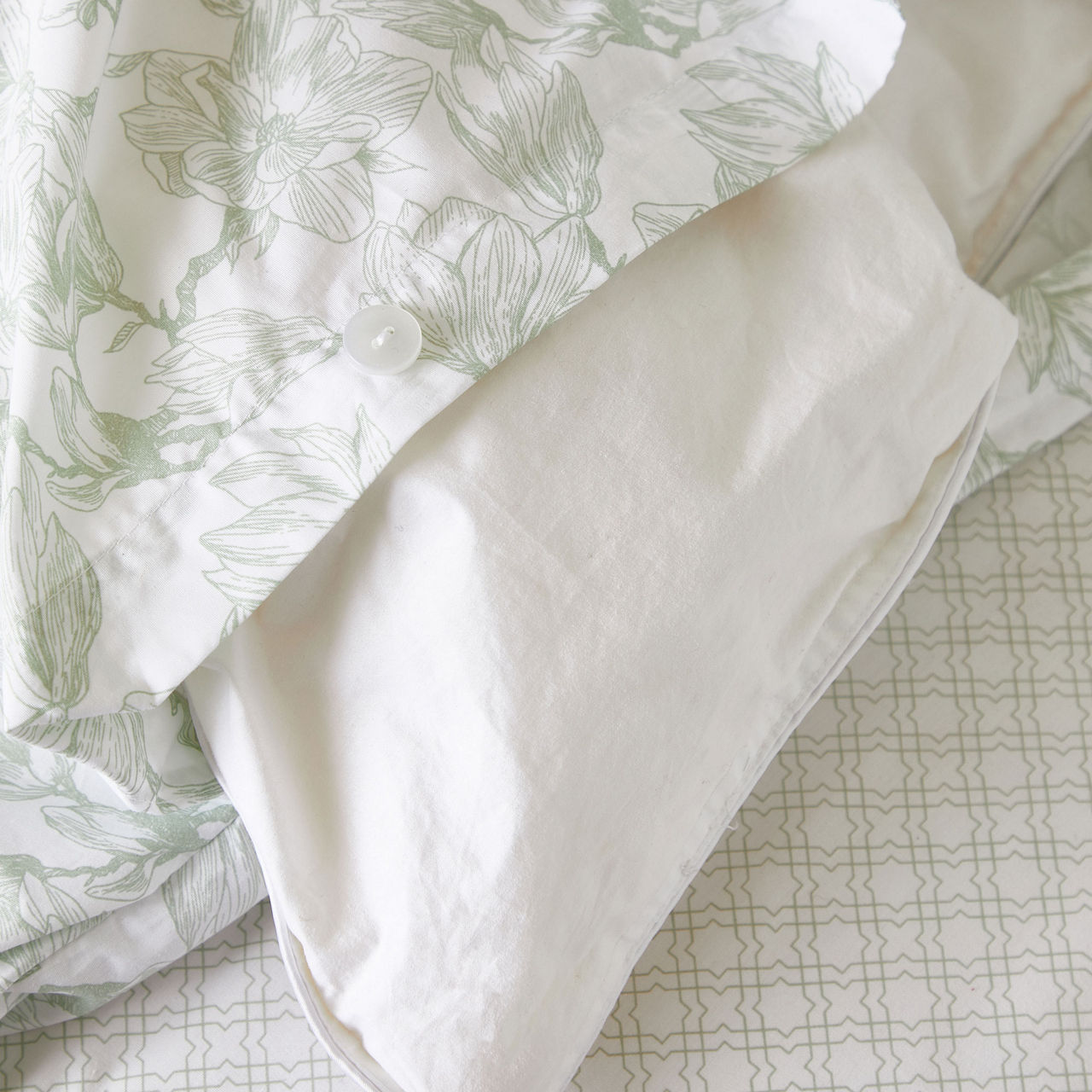 300 Thread Count Sage Magnolia Duvet Set 300 Thread Count Sage Magnolia Duvet Set