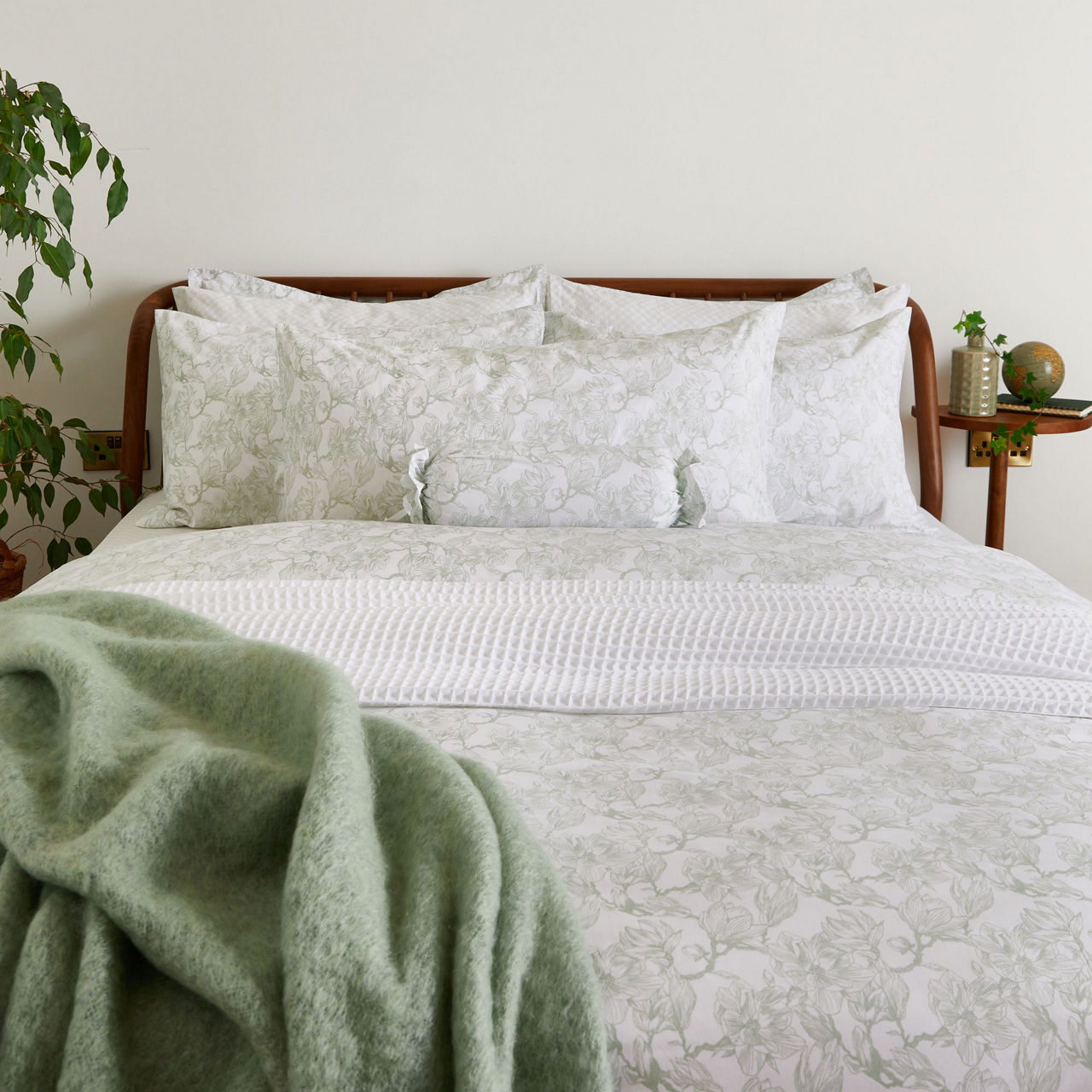 300 Thread Count Sage Magnolia Duvet Set 300 Thread Count Sage Magnolia Duvet Set