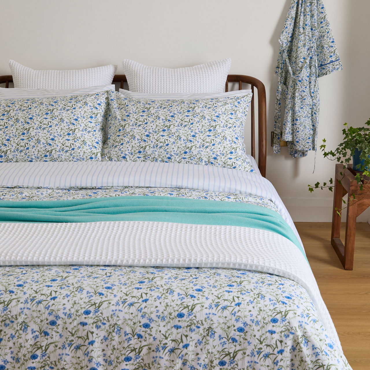 180 Thread Count Cornflower Duvet Set 180 Thread Count Cornflower Duvet Set