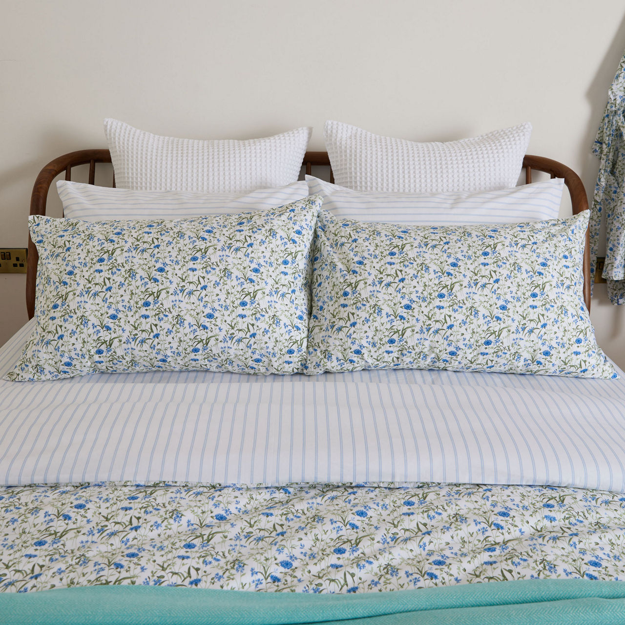 180 Thread Count Cornflower Duvet Set 180 Thread Count Cornflower Duvet Set