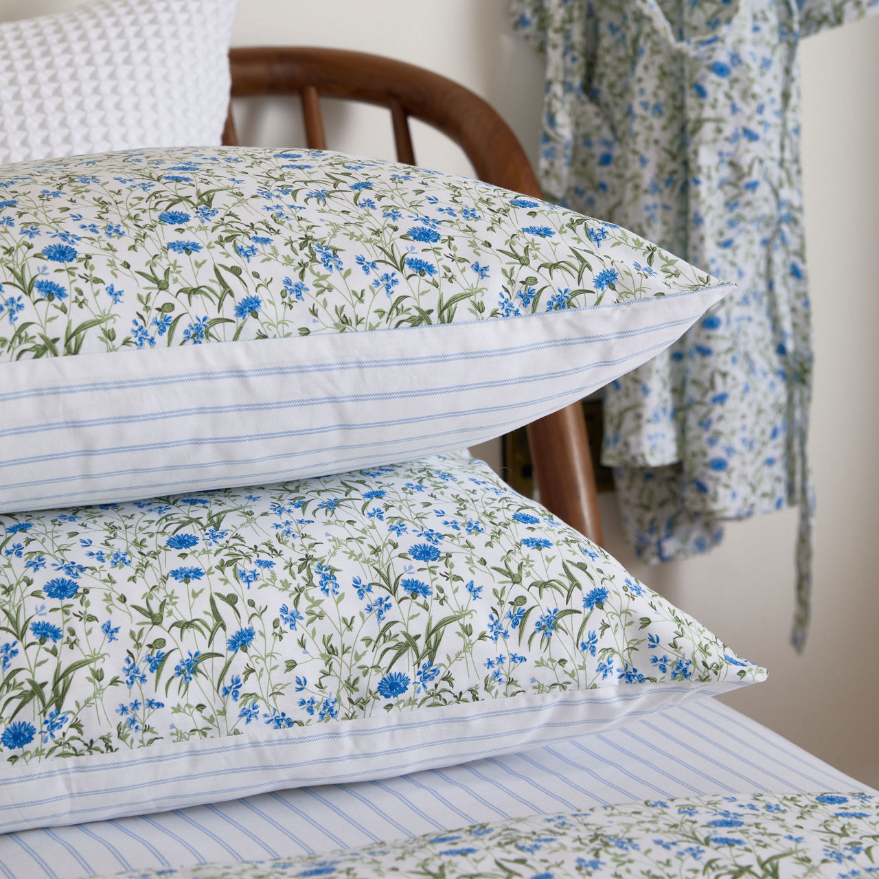 180 Thread Count Cornflower Duvet Set 180 Thread Count Cornflower Duvet Set
