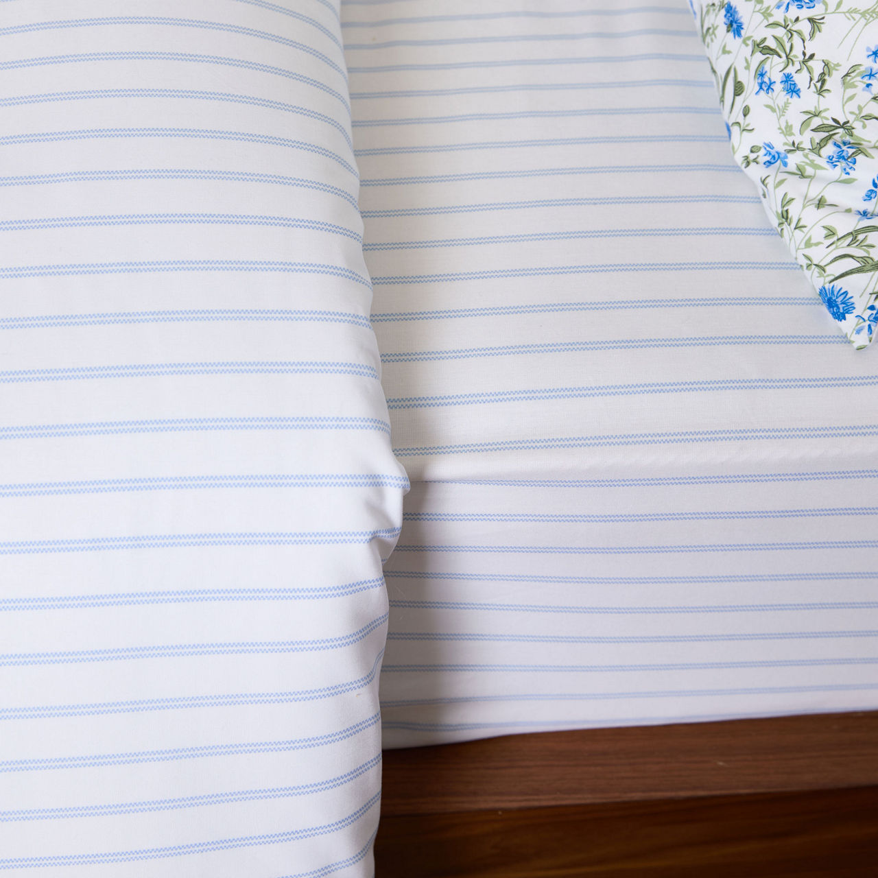 180 Thread Count Pinstripe Blue Fitted Sheet 180 Thread Count Pinstripe Blue Fitted Sheet