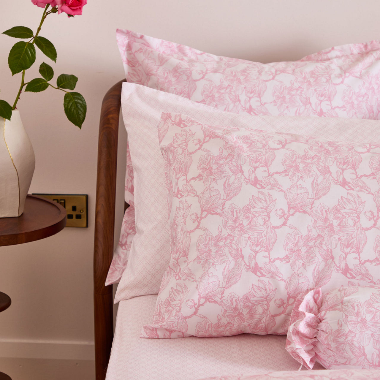 300 Thread Count Pink Magnolia Duvet Set 300 Thread Count Pink Magnolia Duvet Set