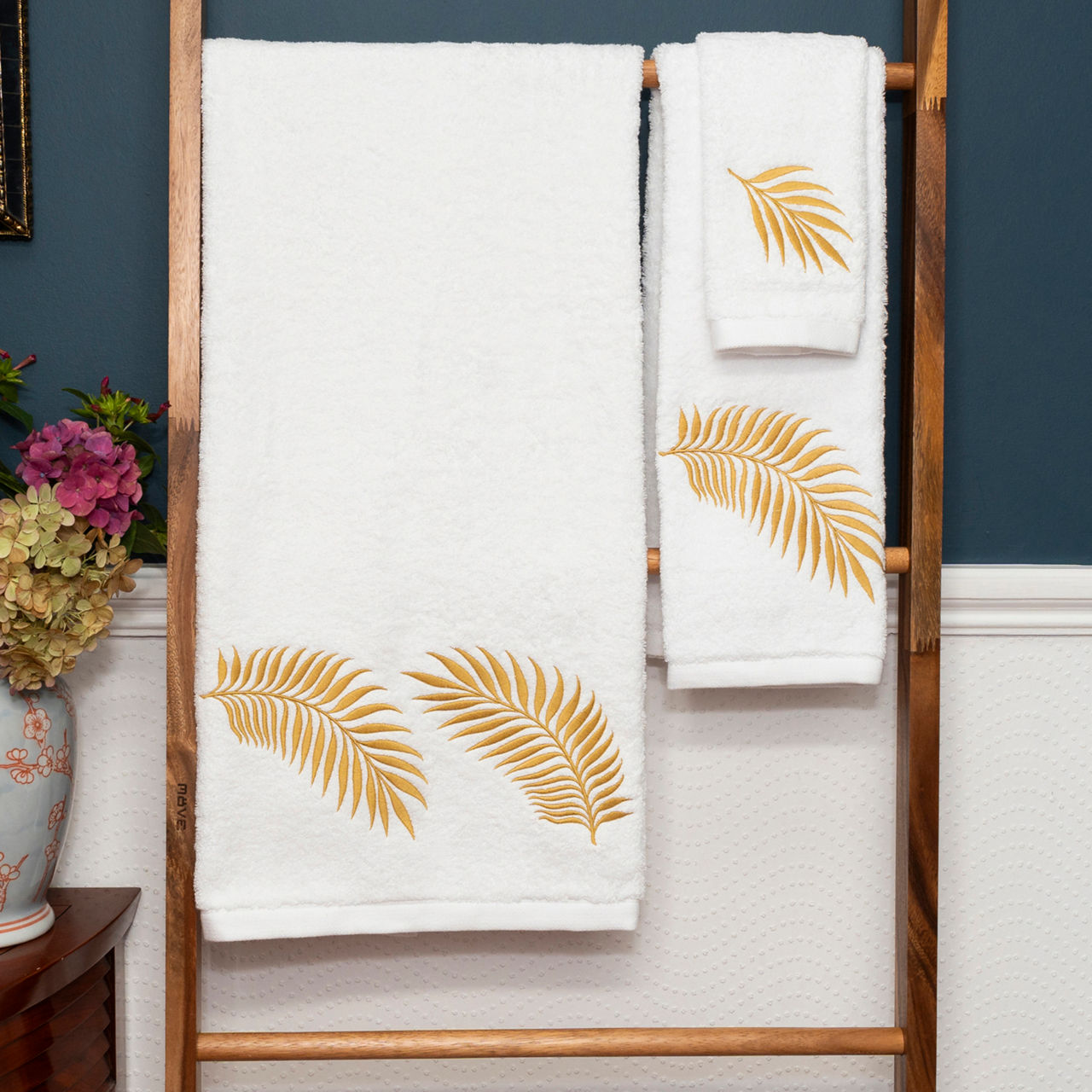 Palms Towel Gold