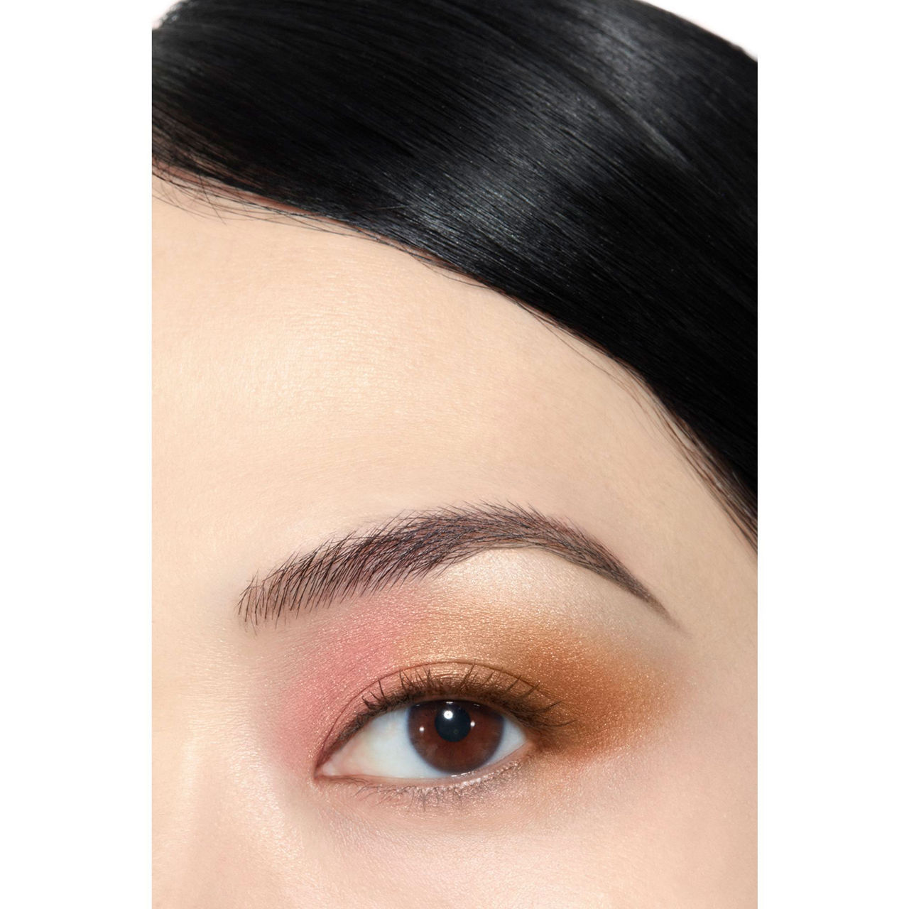 Multi-Use Eyeshadow and Highlighter Palette Multi-Use Eyeshadow and Highlighter Palette