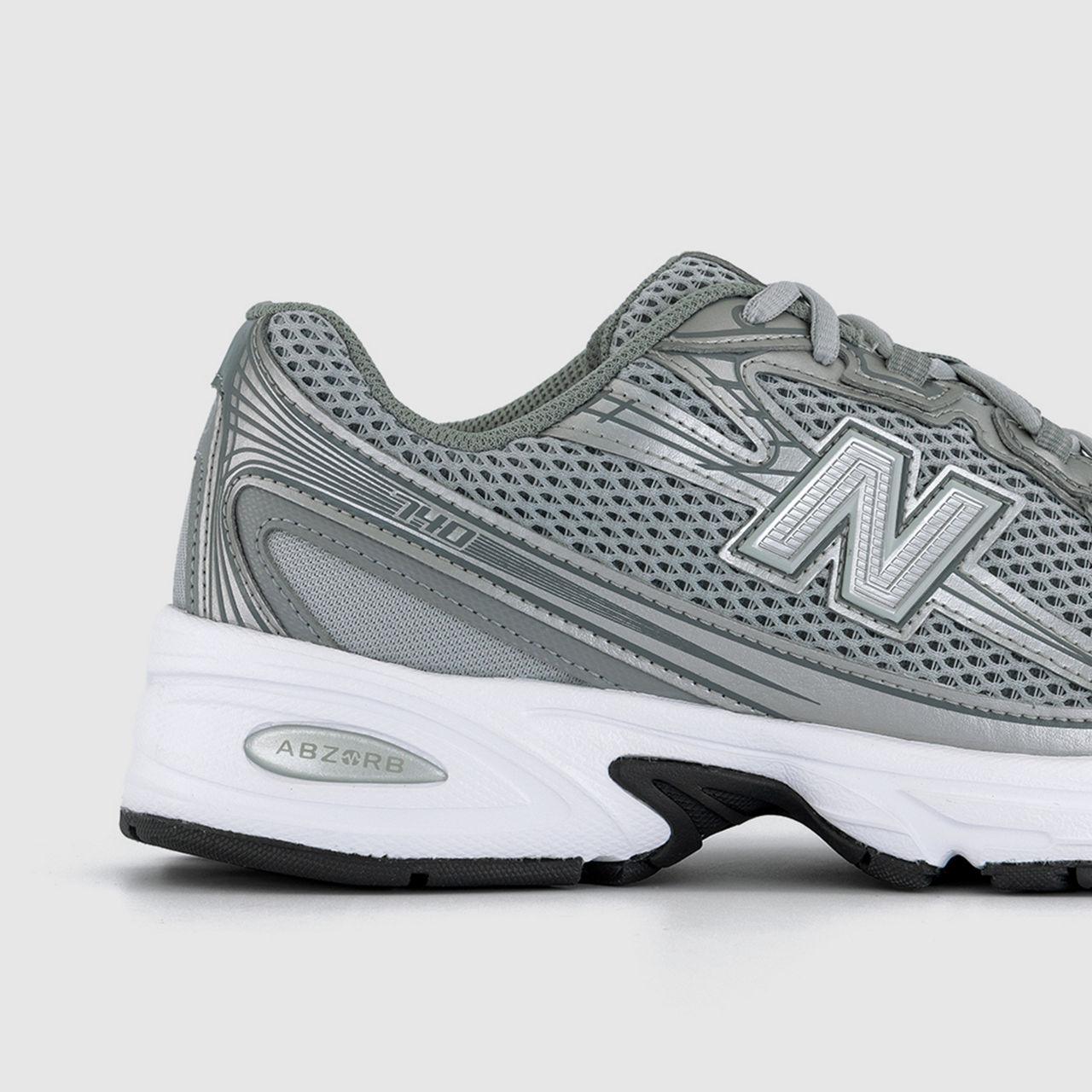 740 V2 Trainers 740 V2 Trainers